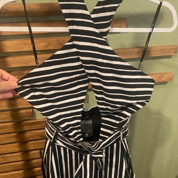 Fun wide leg criss cross halter dress - Picture 3 of 7